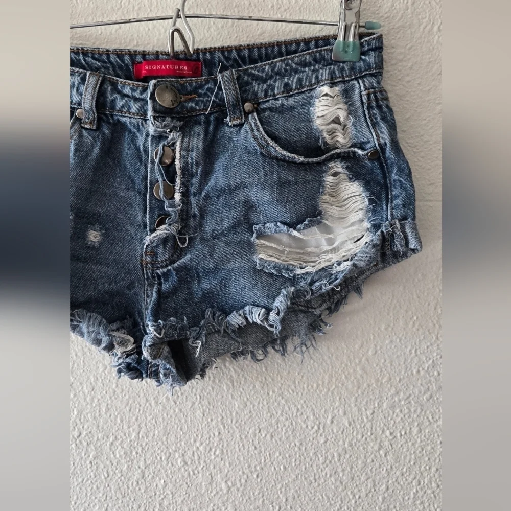 Signature8 Distressed Denim Women Shorts Size Small